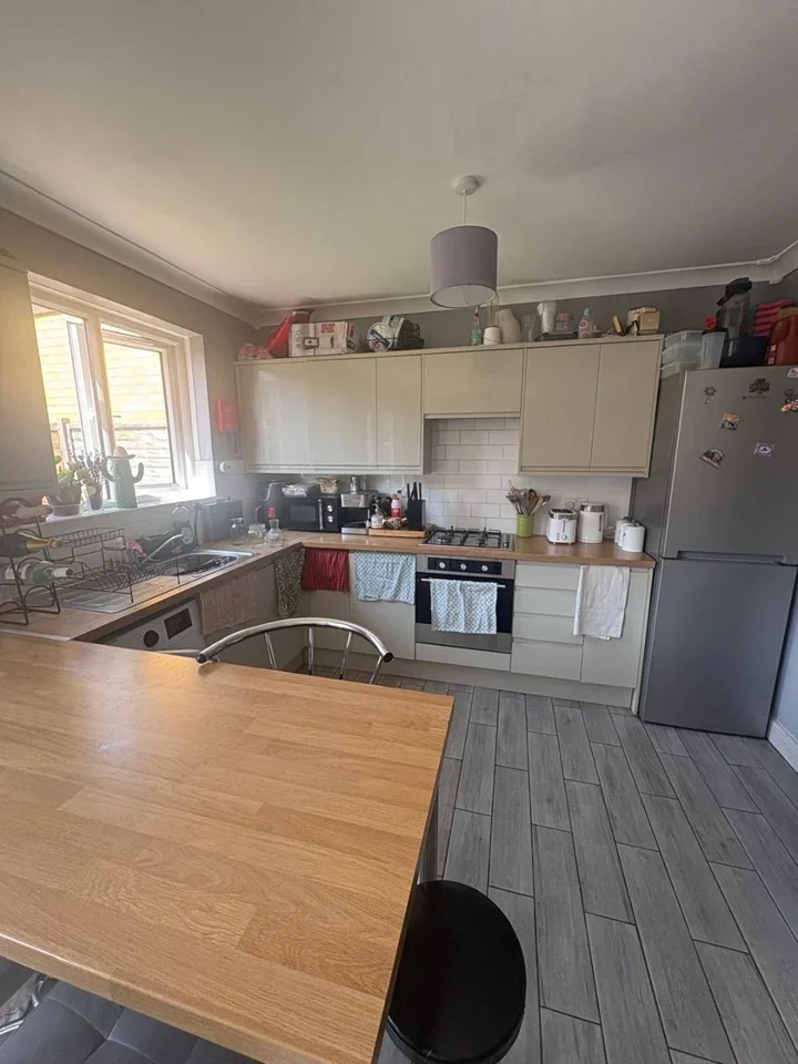 Room Cranbrook Road in Greater London