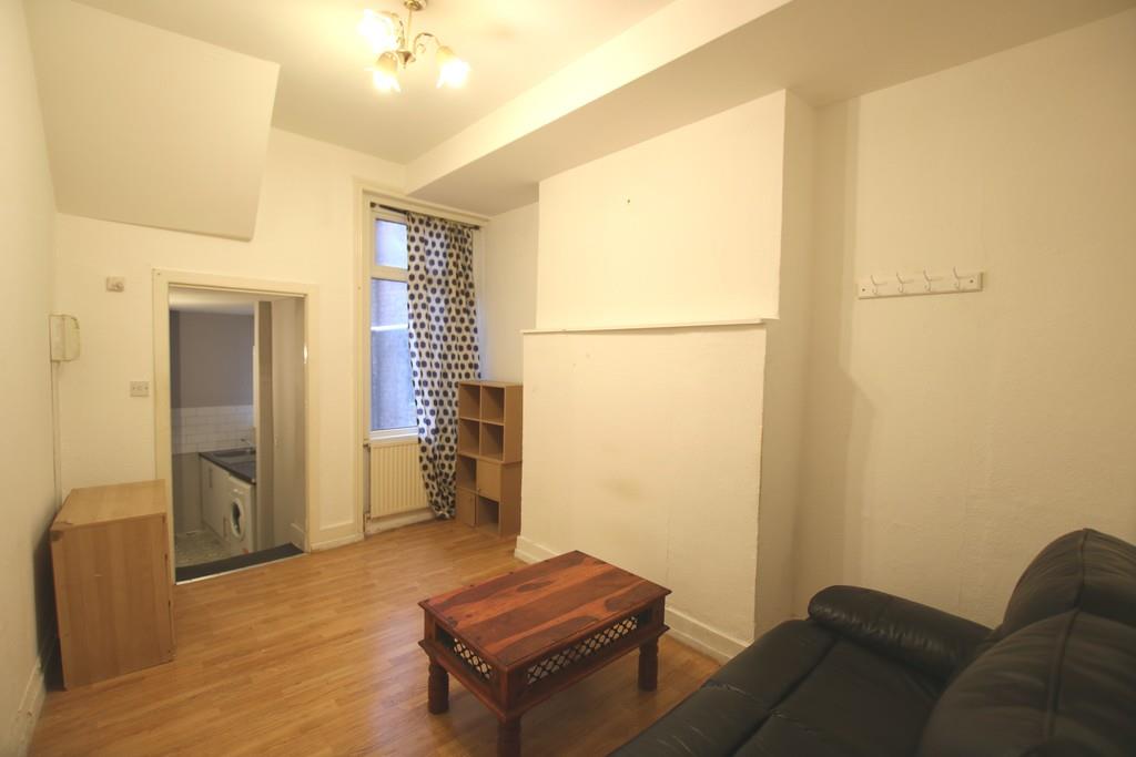 Flat St Albans Road in Greater London