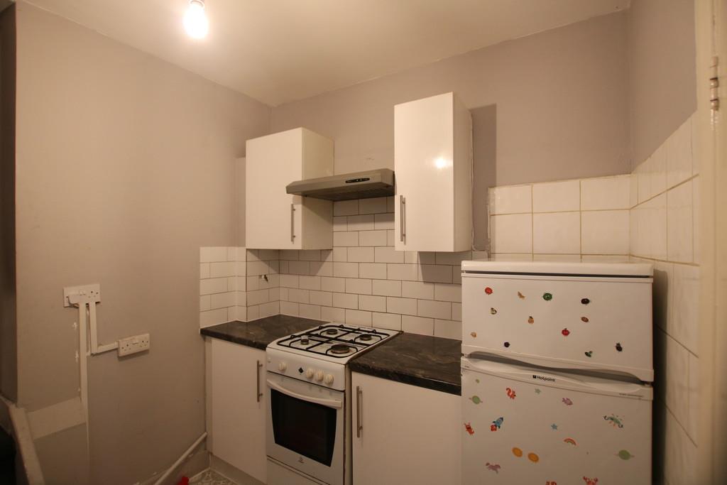 Flat St Albans Road in Greater London