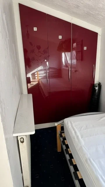 Room Kenneth Road in Greater London