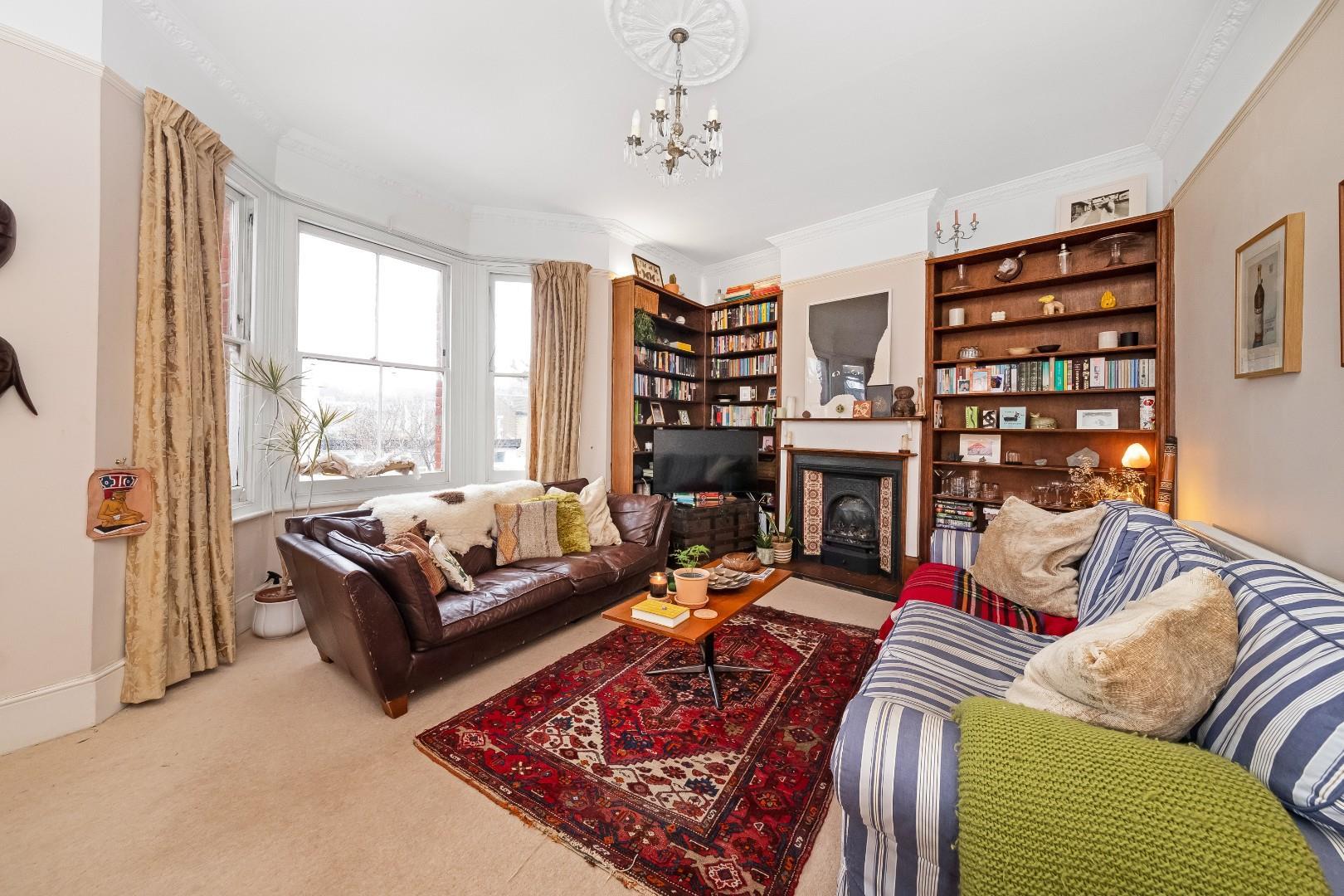 Flat Clive Road in Greater London