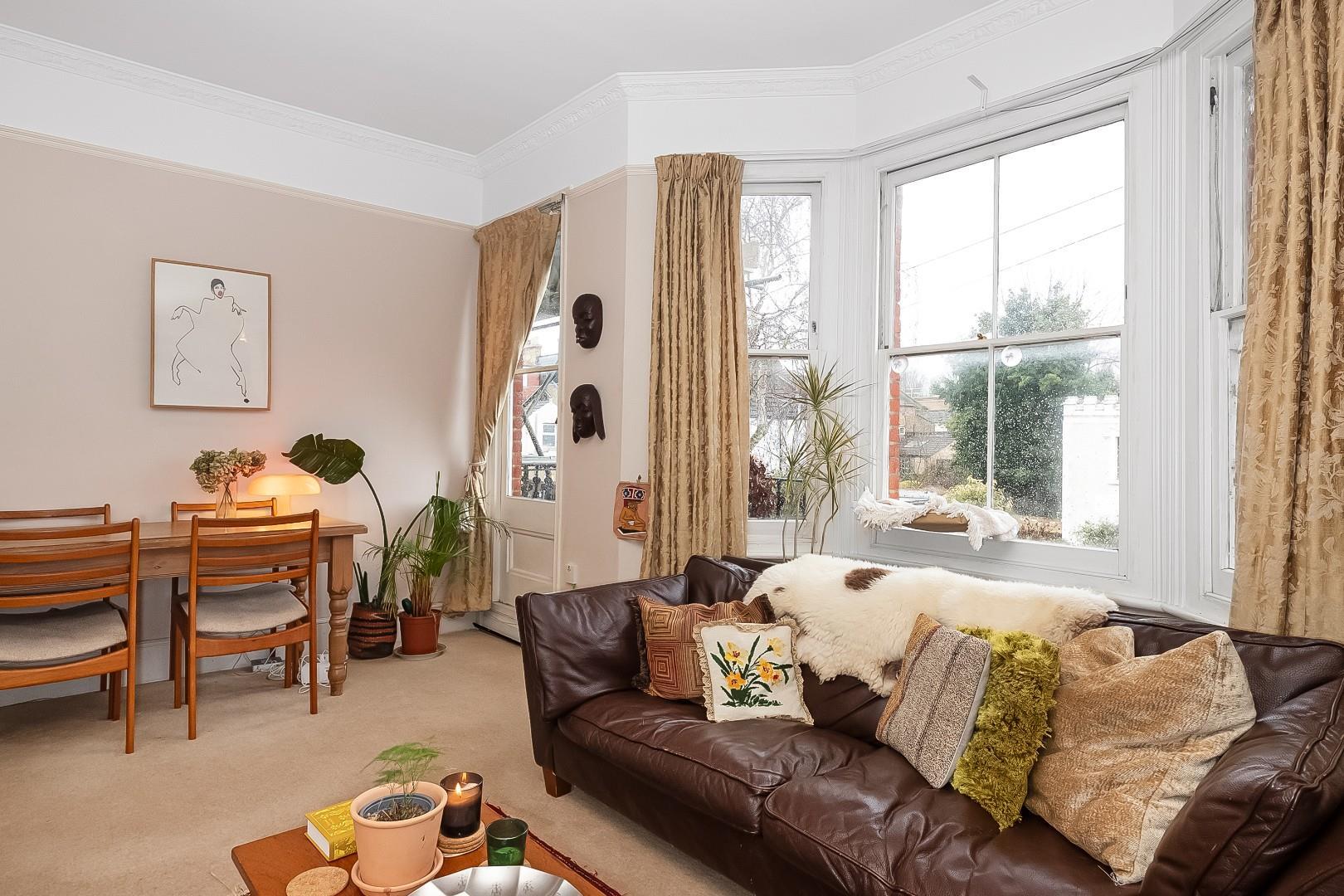 Flat Clive Road in Greater London