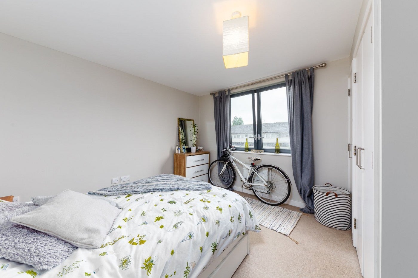 Flat Pooles Park in Greater London