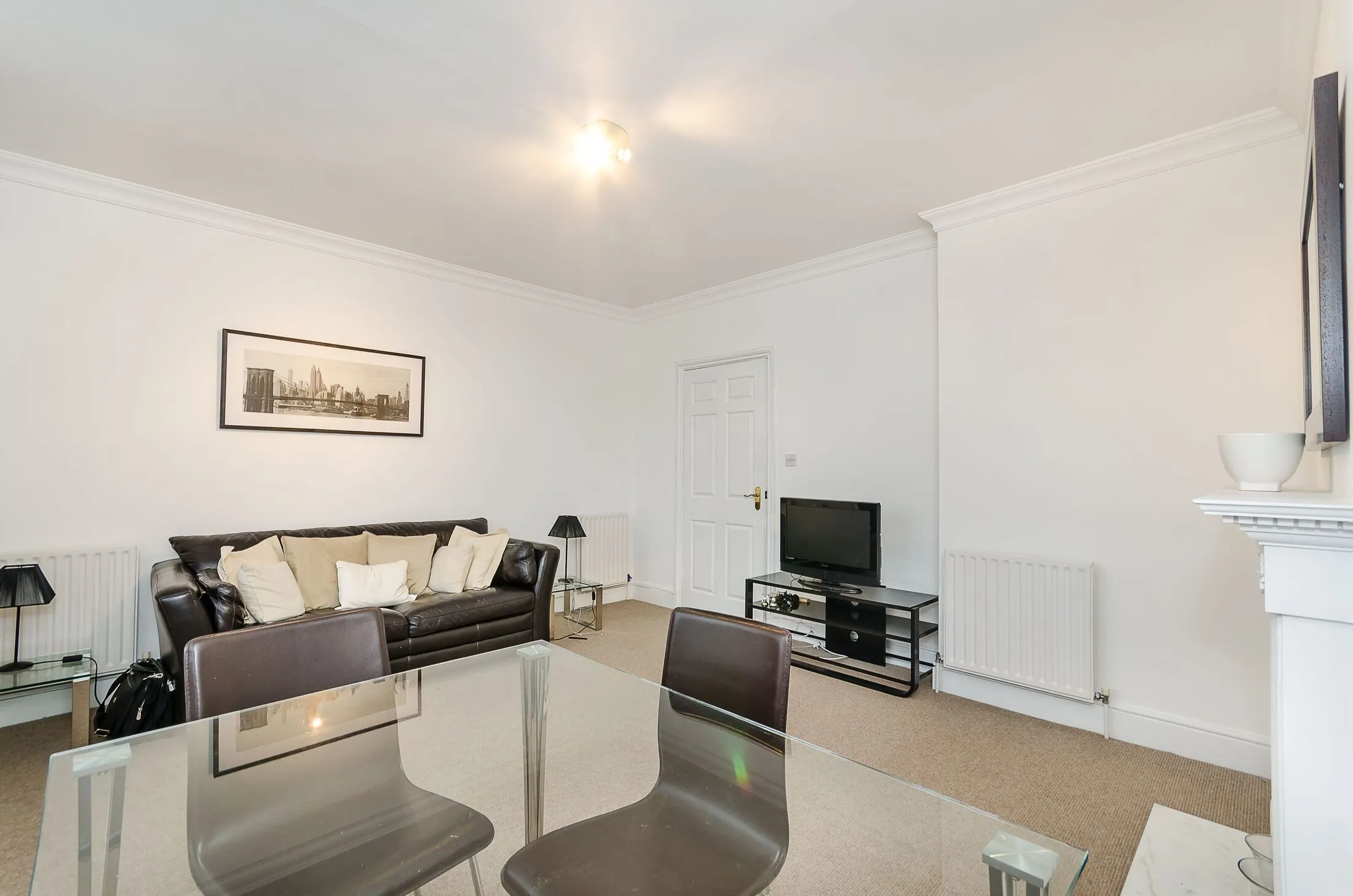 Flat Sloane Avenue in Greater London