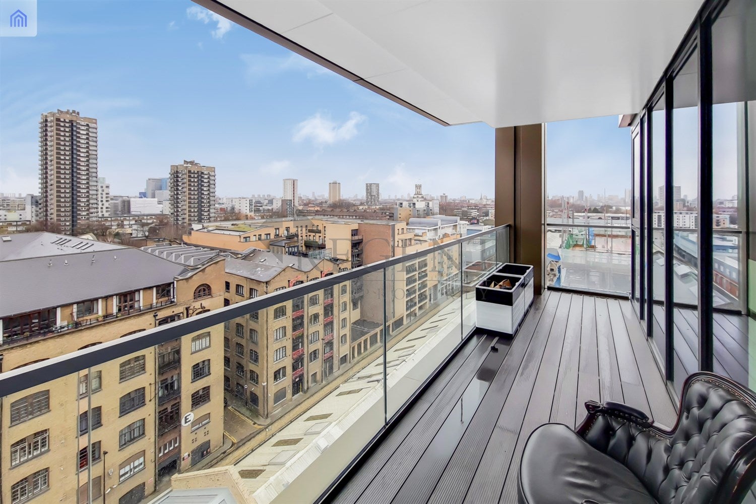 Flat Merino Gardens in Greater London