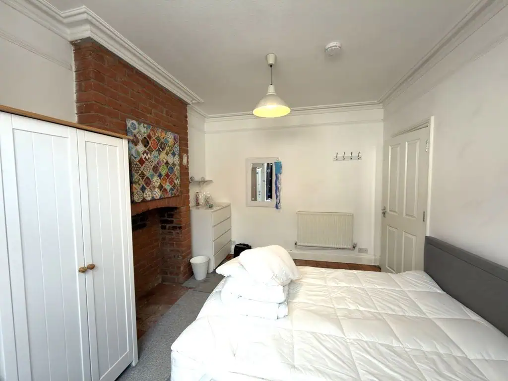 Room St Paul's Road in Gloucester