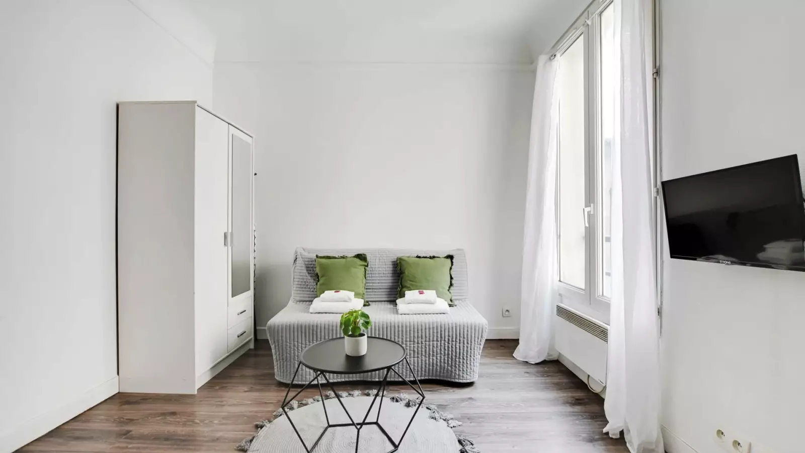 Flat Rue Capron in Paris