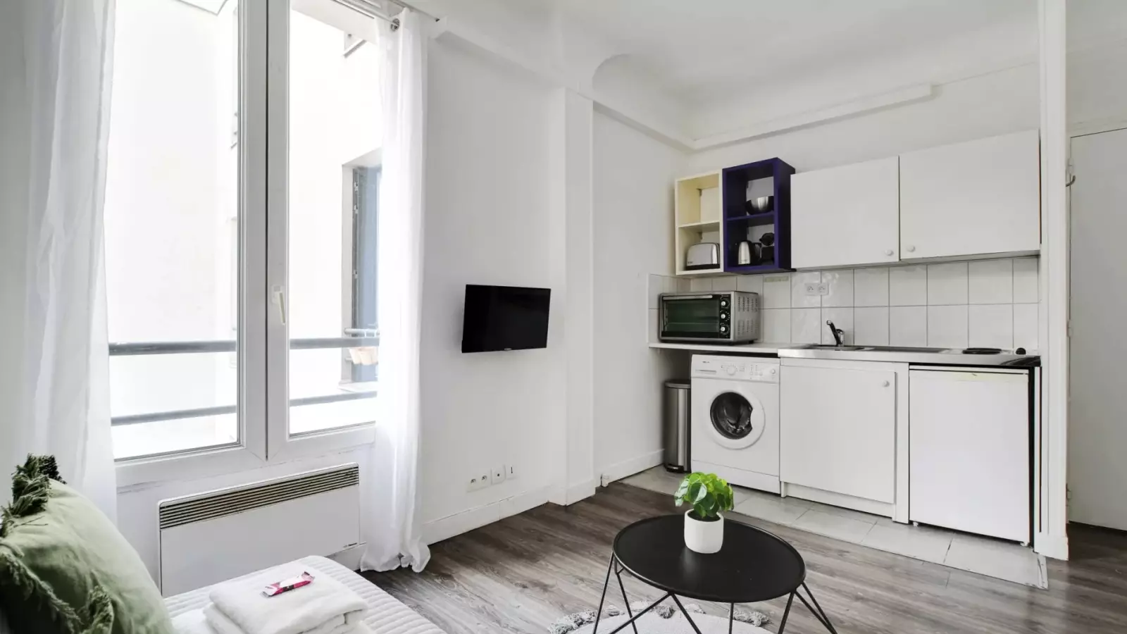 Flat Rue Capron in Paris