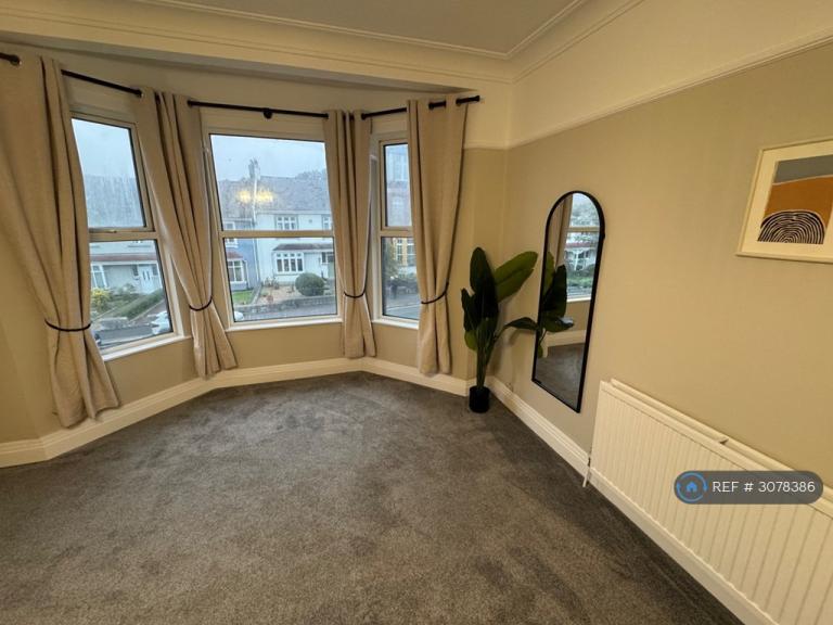 Room Milehouse Road in Plymouth