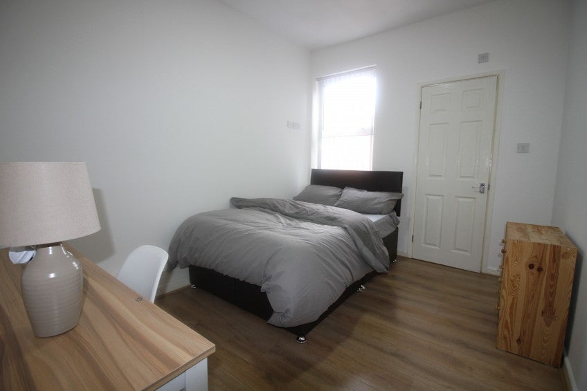 Room Humber Road in Coventry