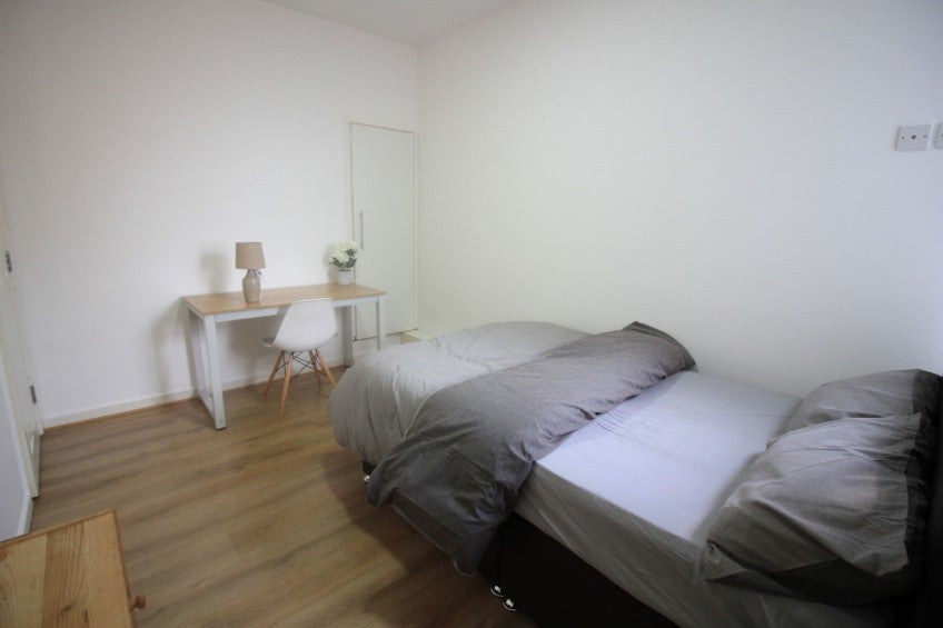 Room Humber Road in Coventry