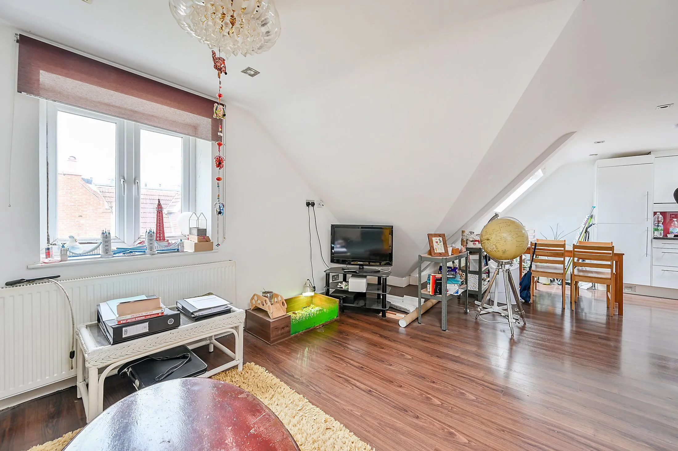 Flat Southfield Road in Greater London