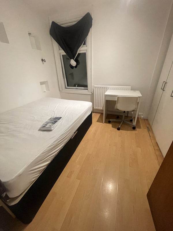 Room Dean Street in Coventry