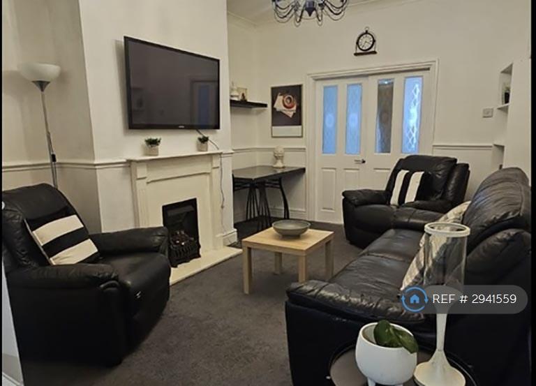 Flat Moorside Road in Salford