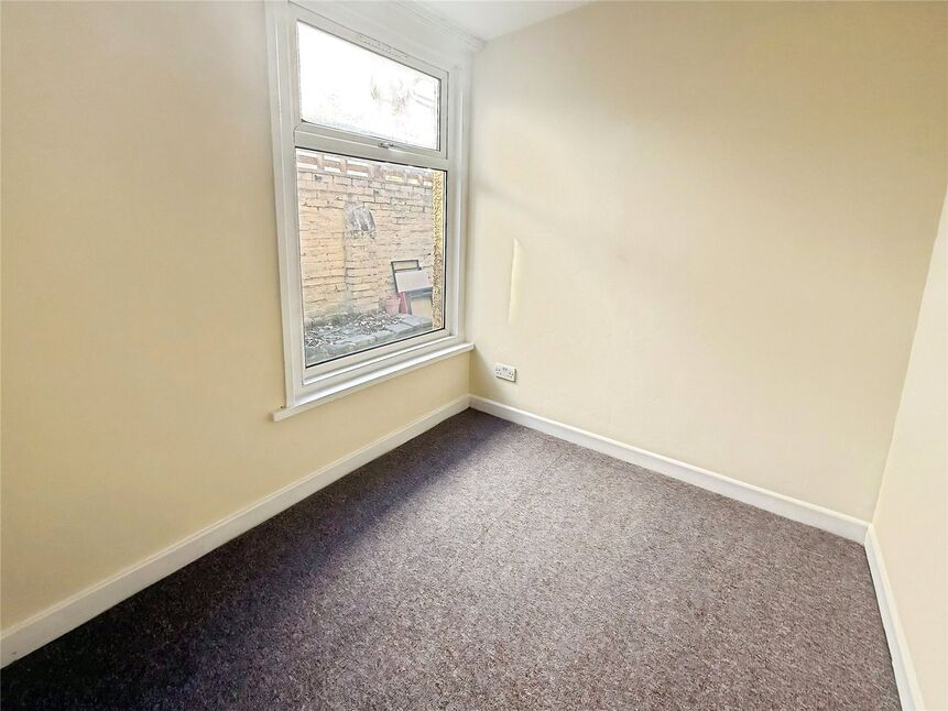 Flat Fawcett Road in Portsmouth
