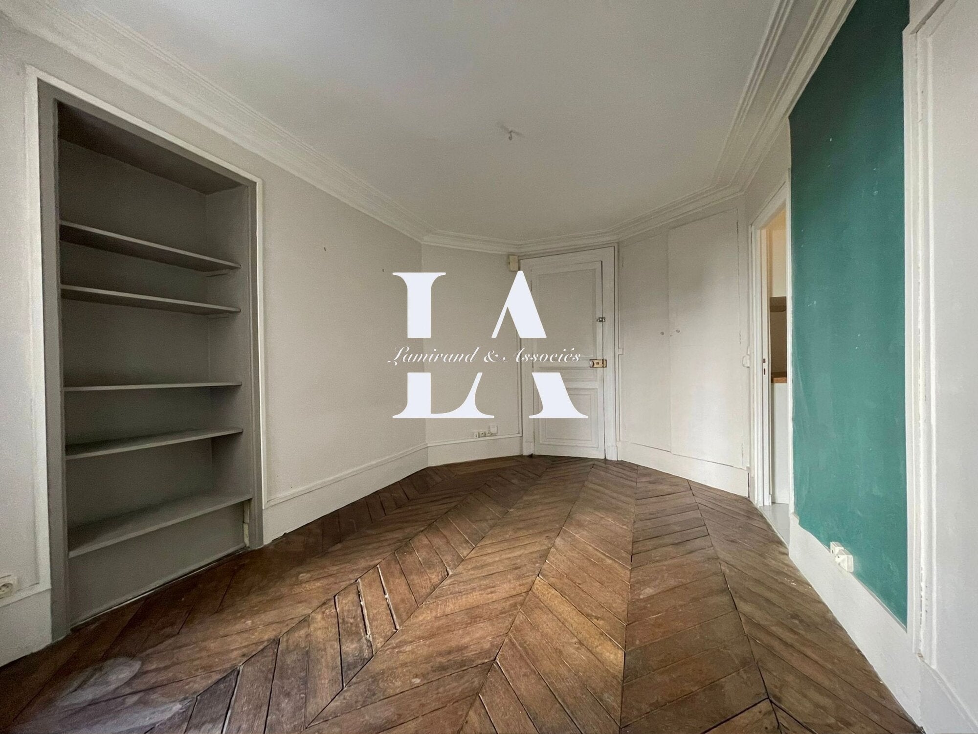 Flat Rue Richer in Paris