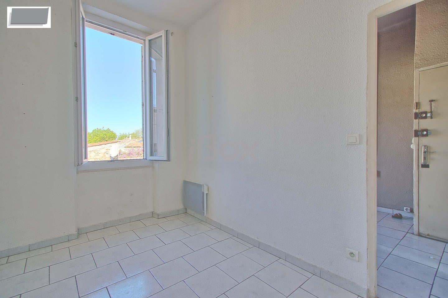 Flat Avenue de Locarno in Toulon
