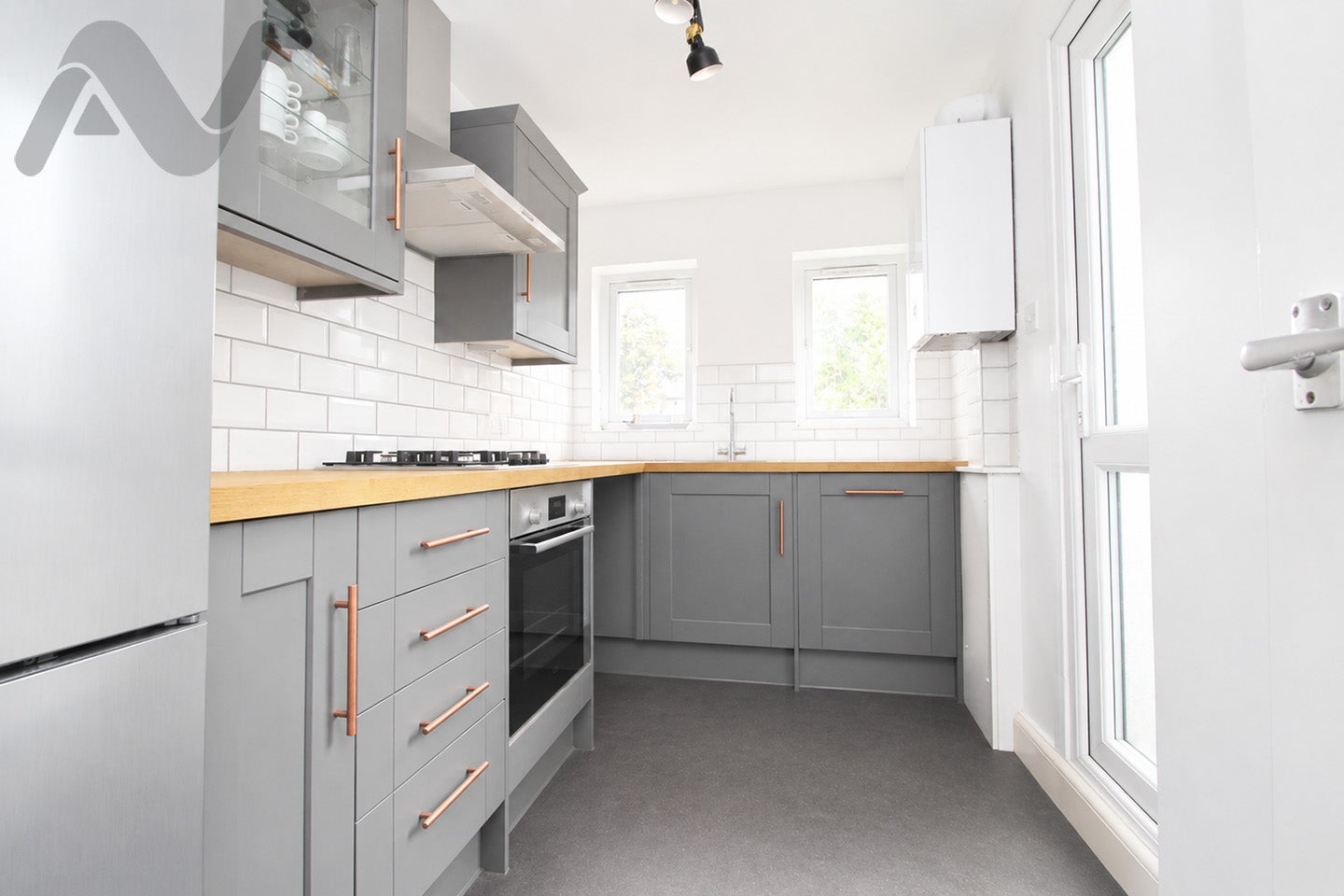 Flat Endymion Road in Greater London