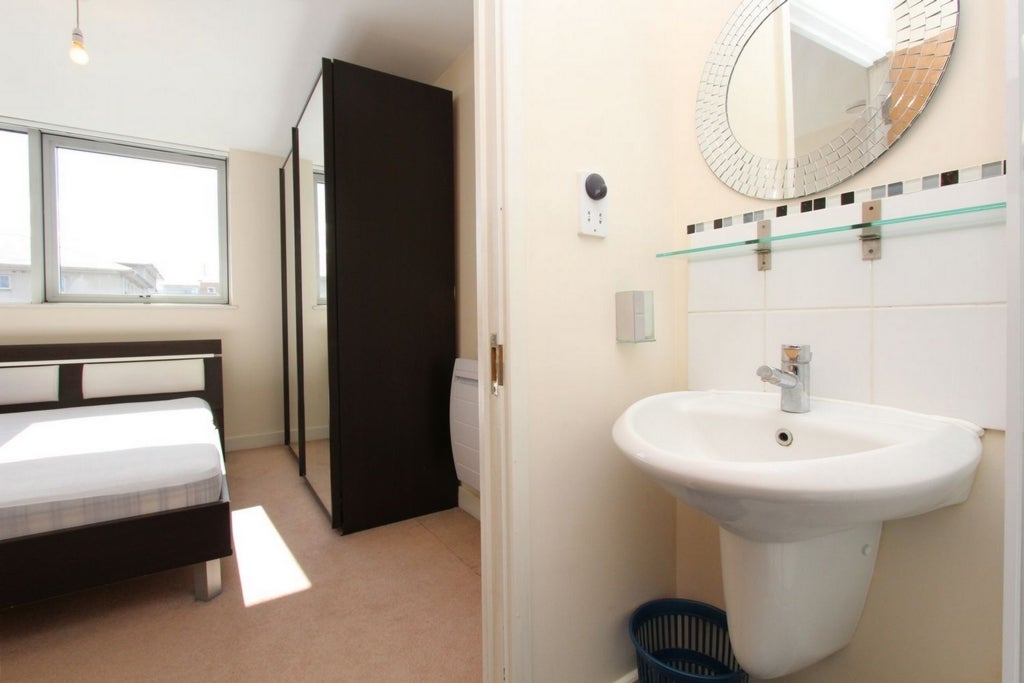 Room Globe Road in Greater London