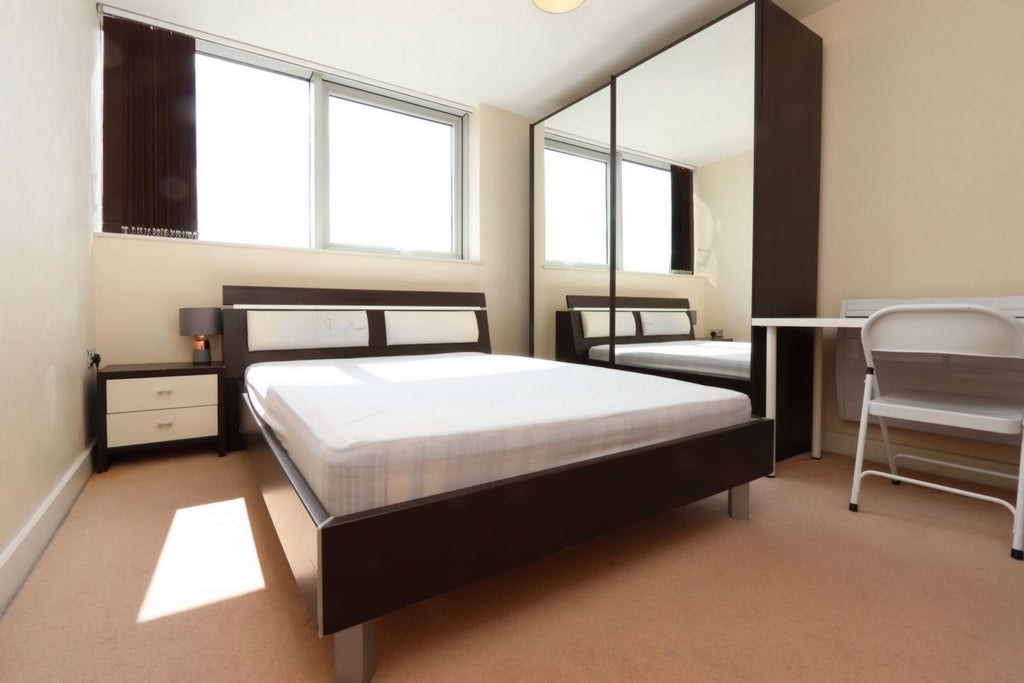 Room Globe Road in Greater London