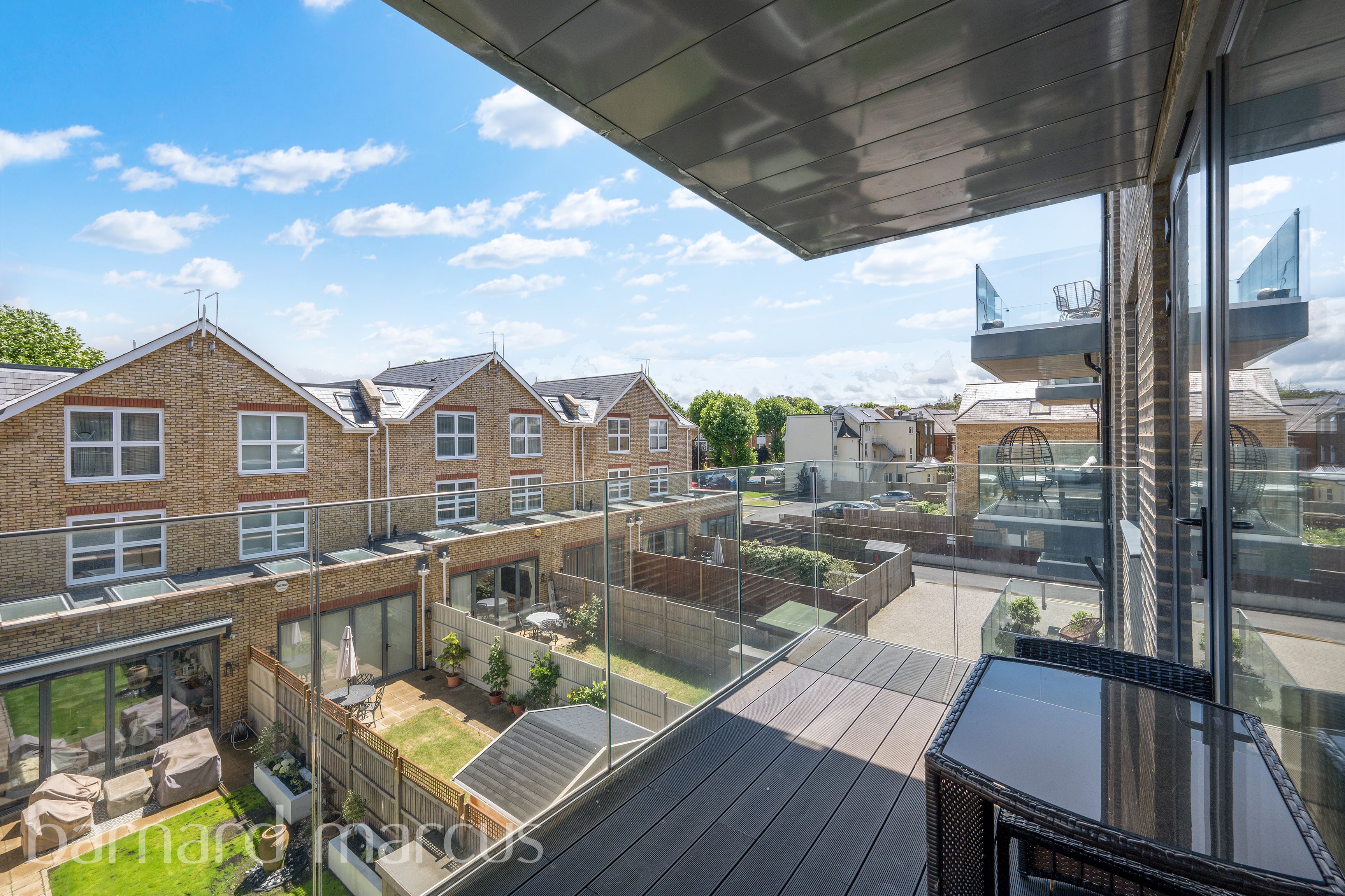 Flat Beaufort Road in Greater London