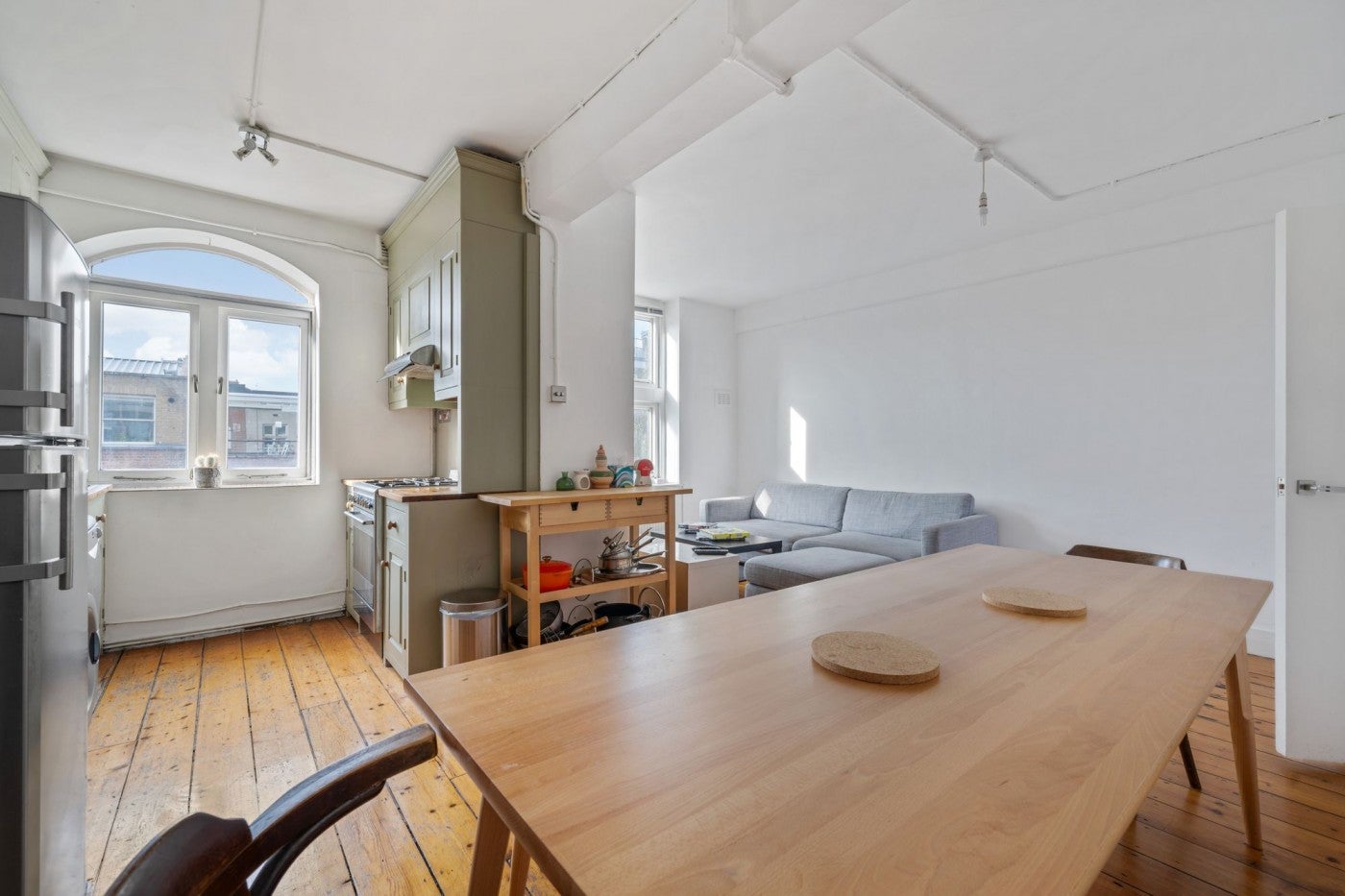 Flat Blackstock Road in Greater London