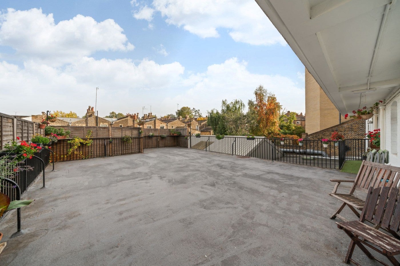 Flat Blackstock Road in Greater London