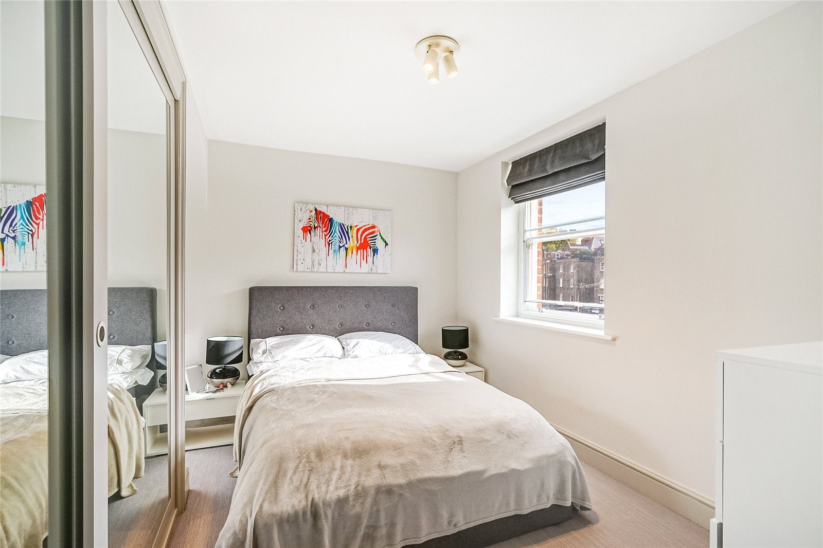Flat Barkston Gardens in Greater London