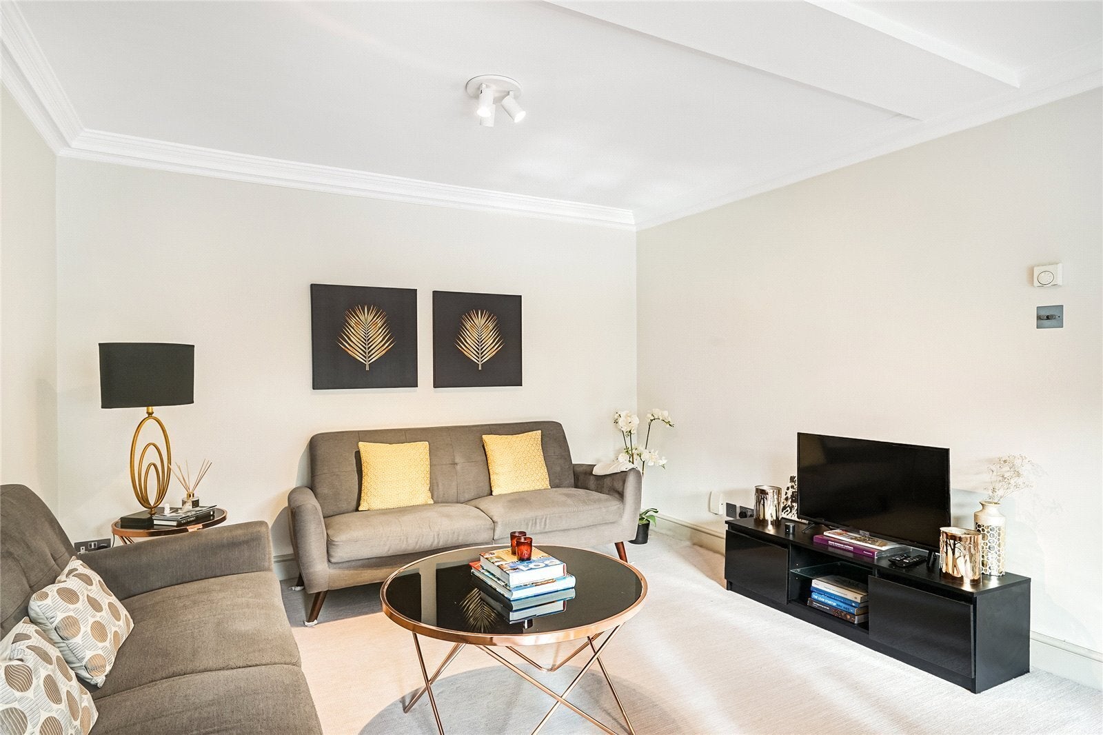 Flat Barkston Gardens in Greater London