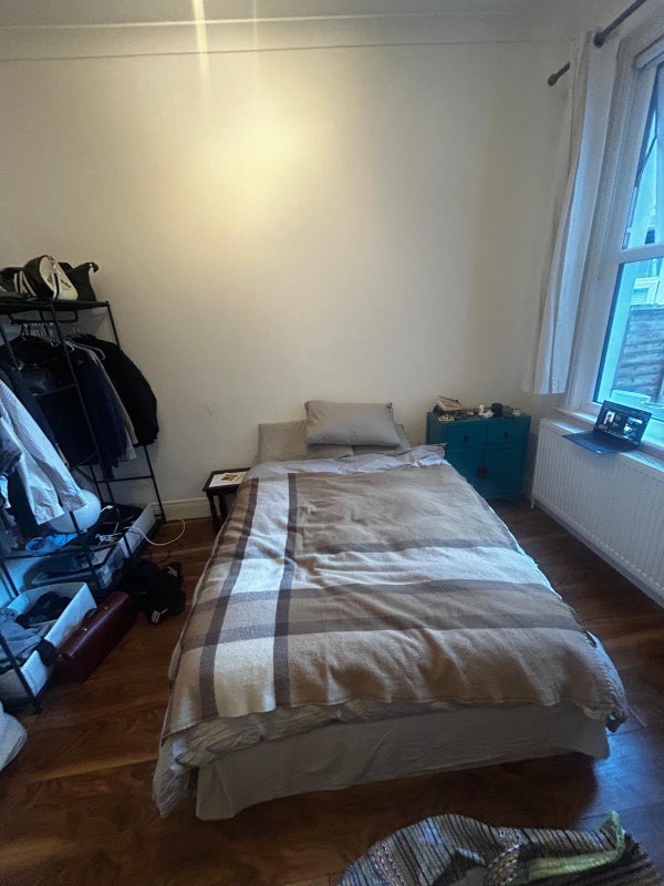 Room Harringay Road in Greater London