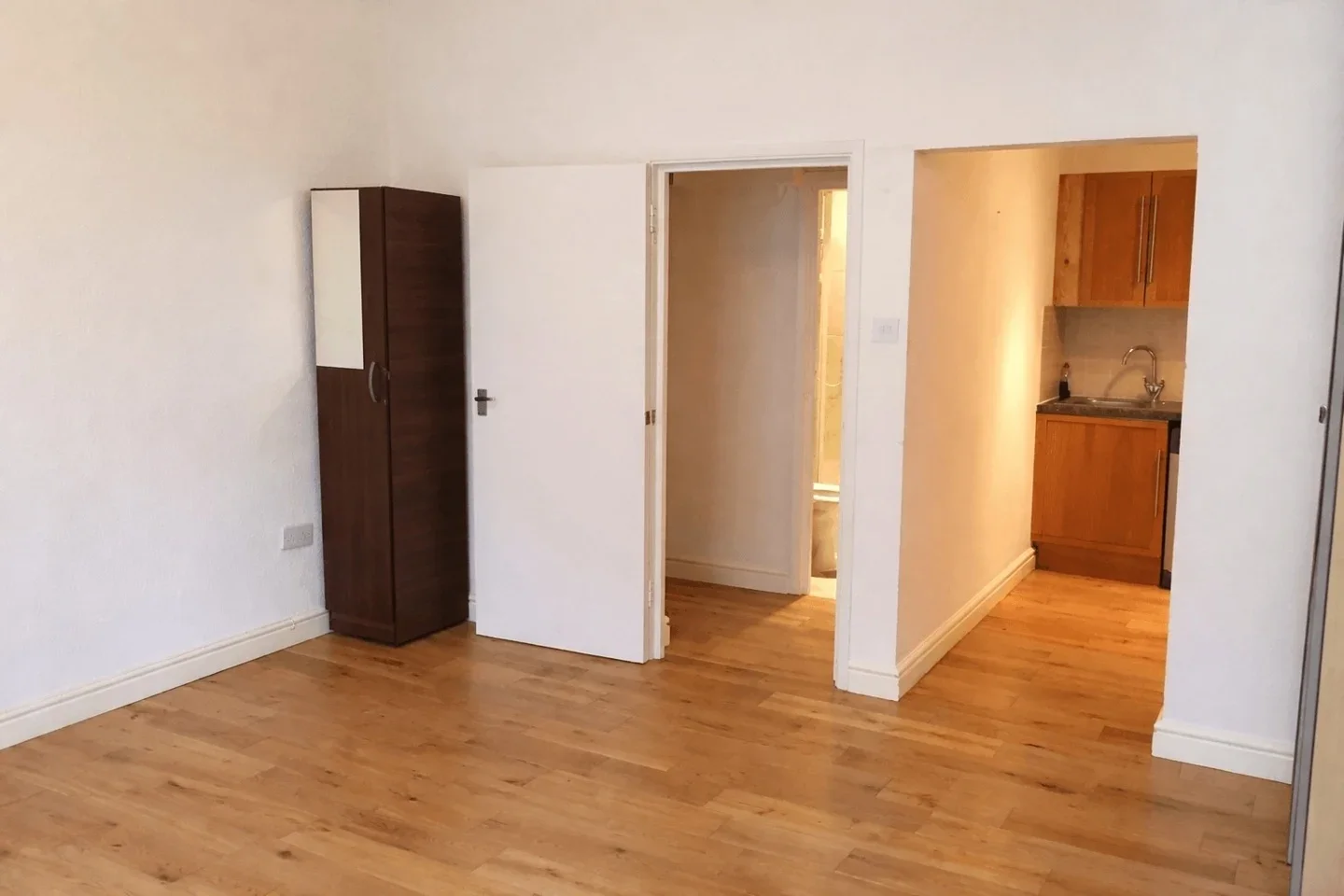 Flat St Mark's Rise in Greater London