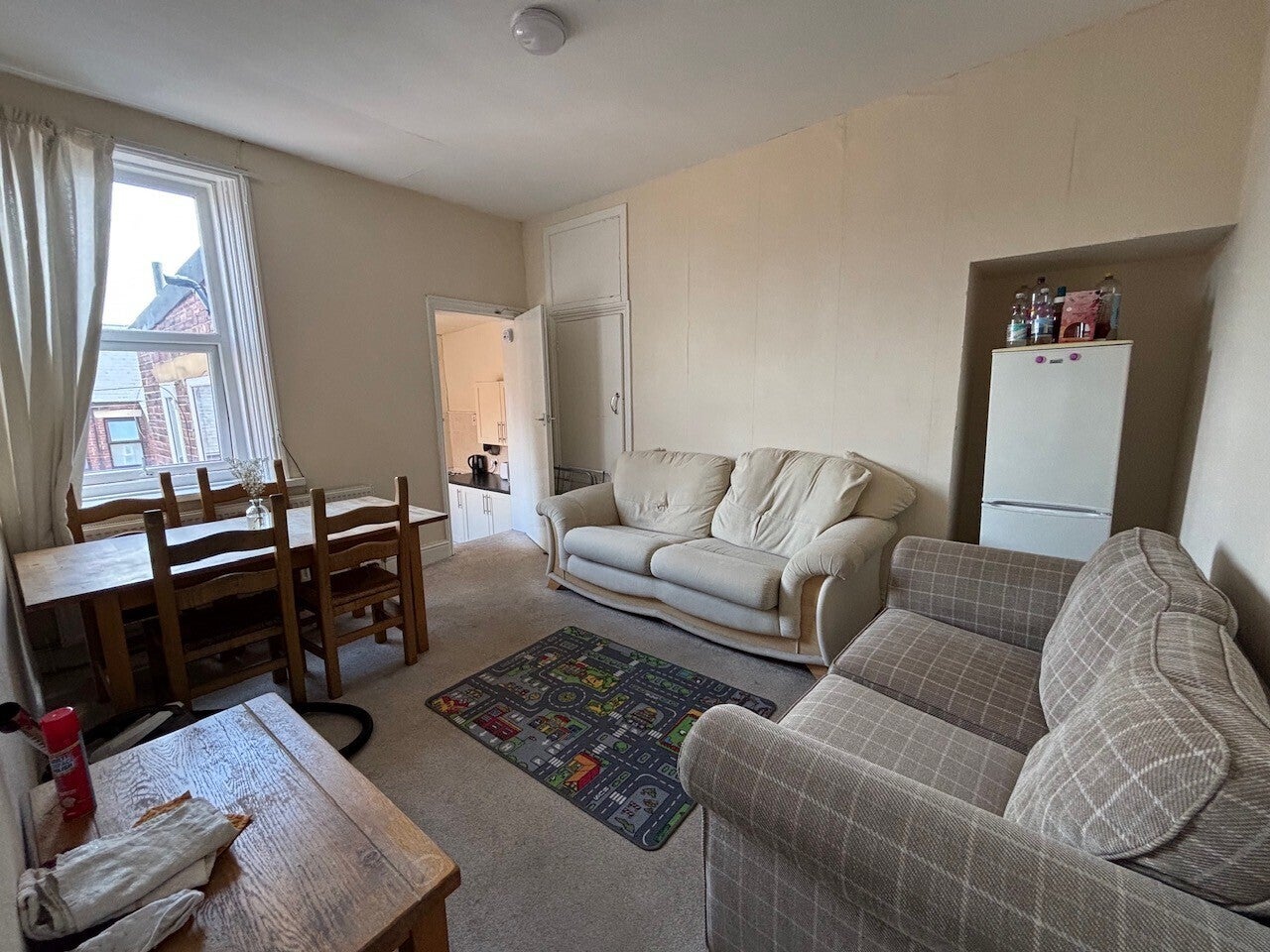 Flat Helmsley Road in Newcastle upon Tyne