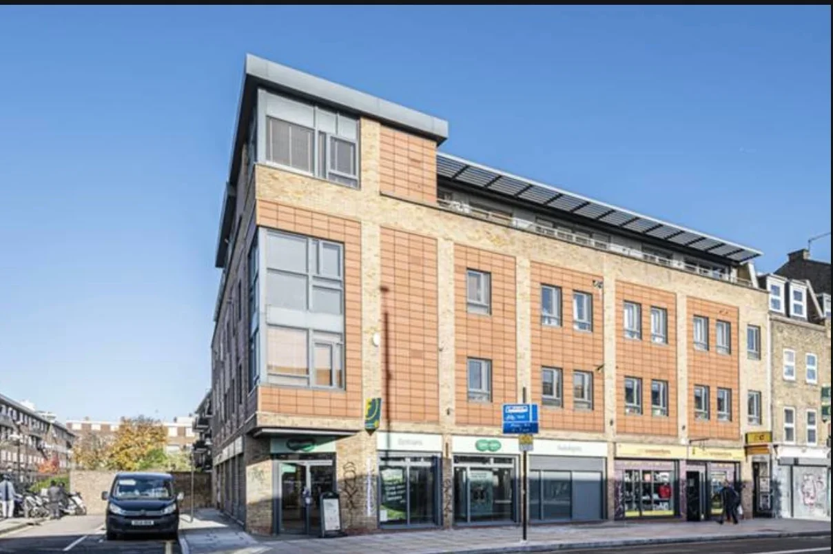 Flat Wolverley Street in Greater London