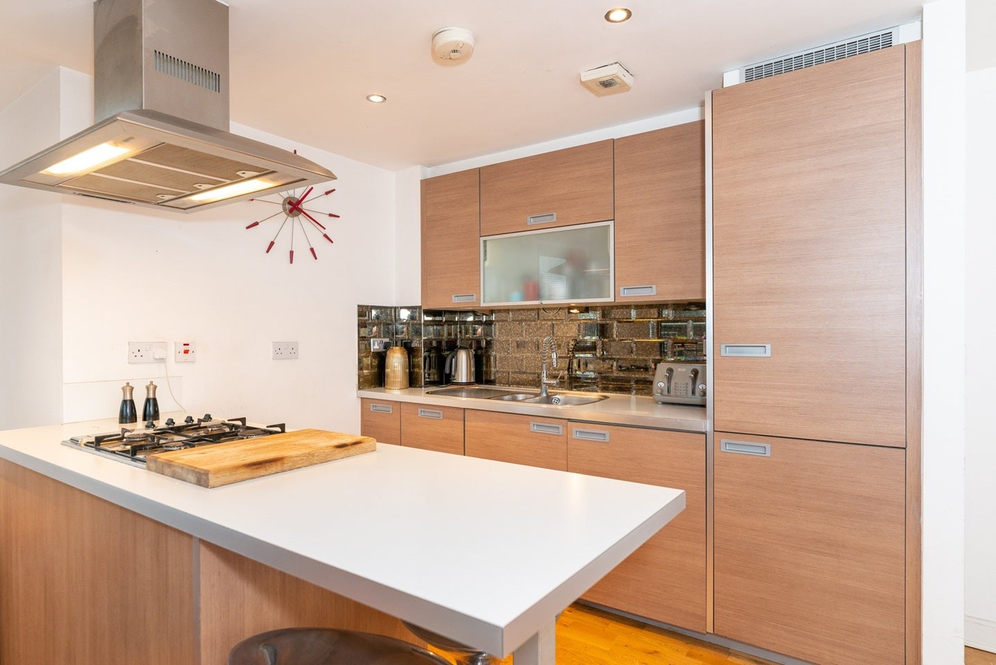Flat Wolverley Street in Greater London