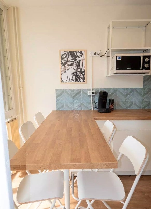 Room Rue des Treilles in Libourne