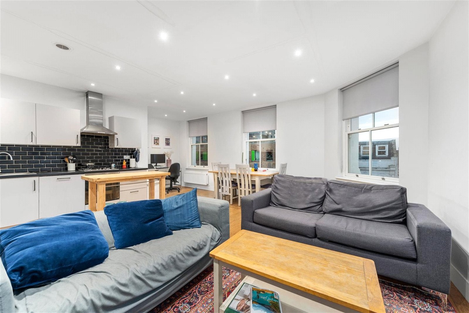 Flat Boleyn Road in Greater London