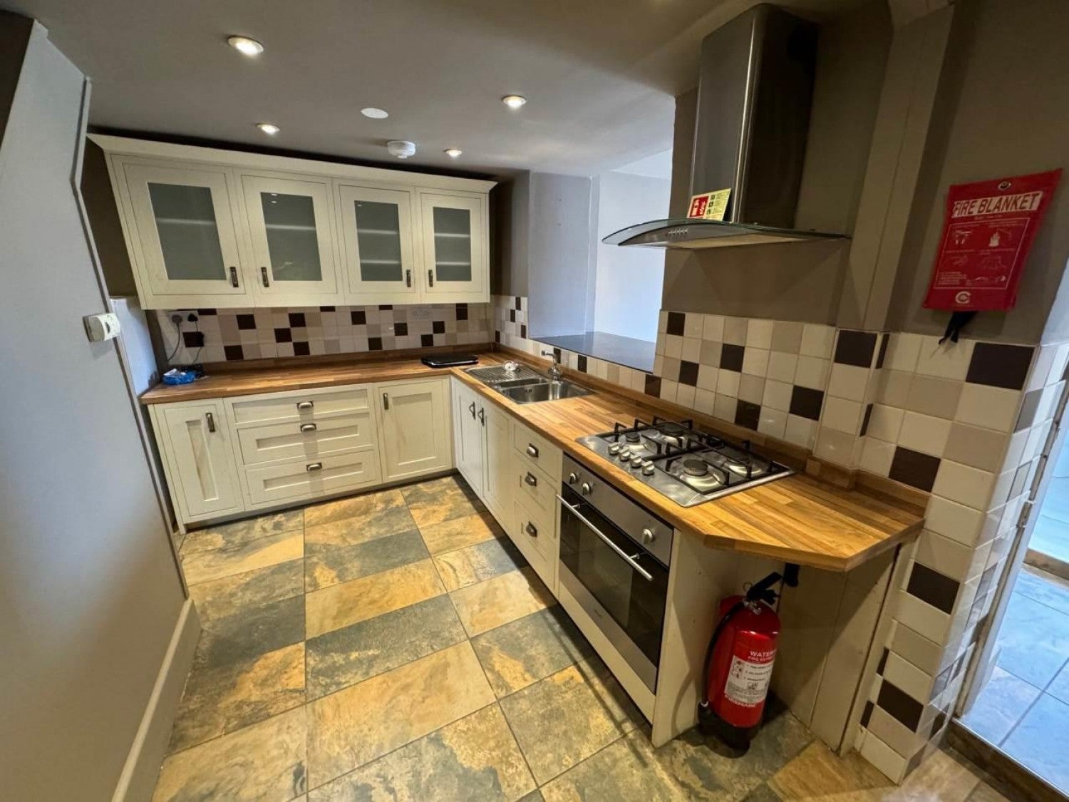 House Bristol Road in Bristol