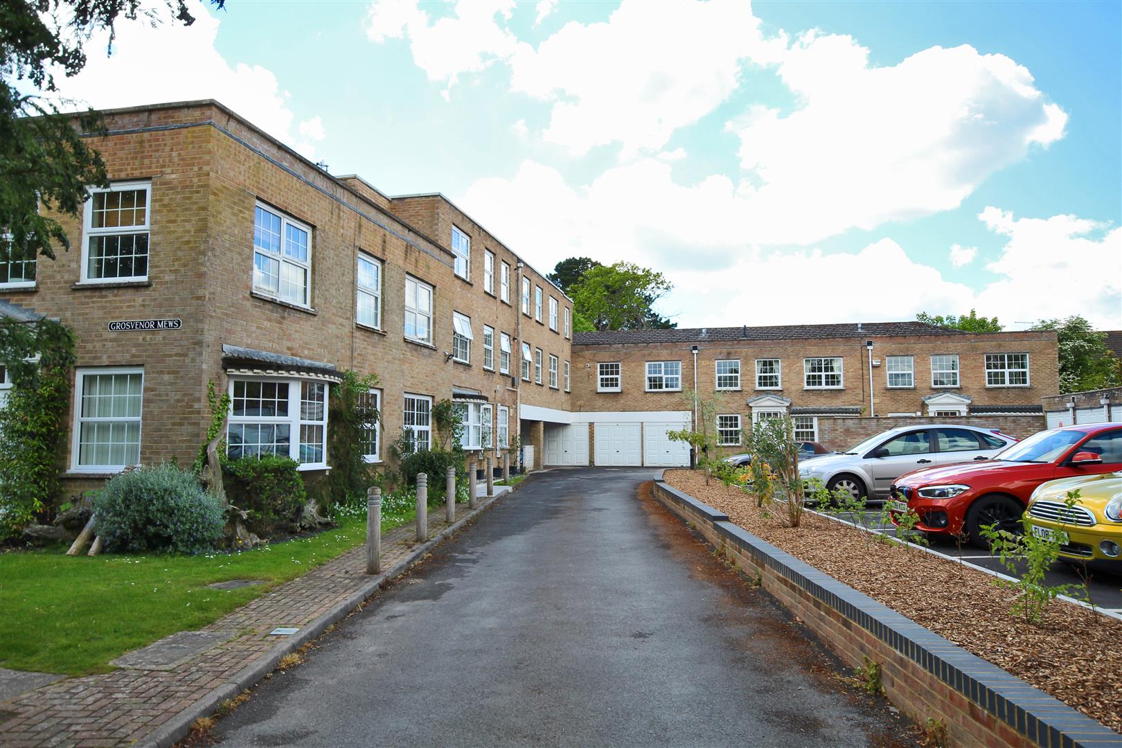 Flat Grosvenor Mews in New Forest