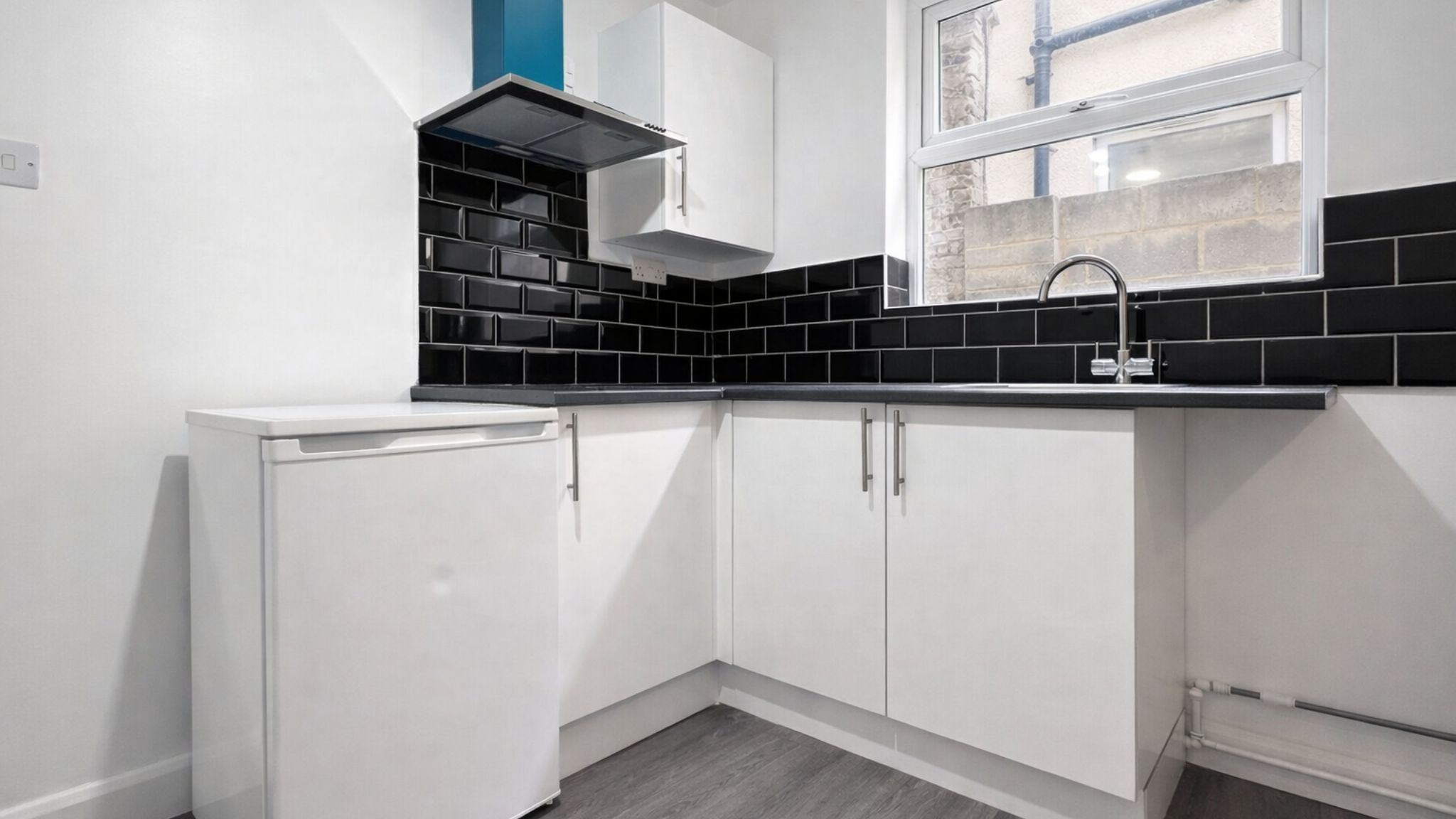 Flat Wickham Lane in Greater London