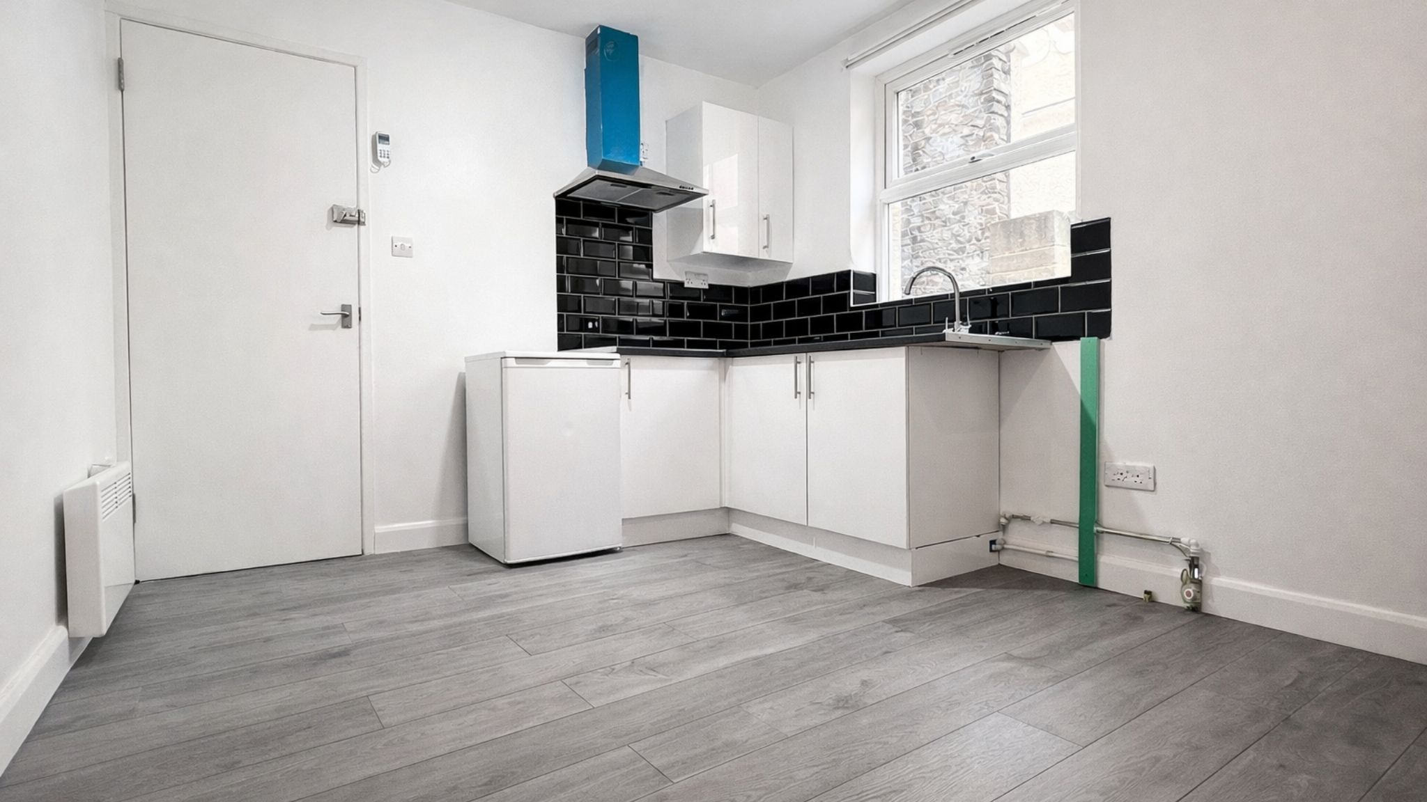 Flat Wickham Lane in Greater London