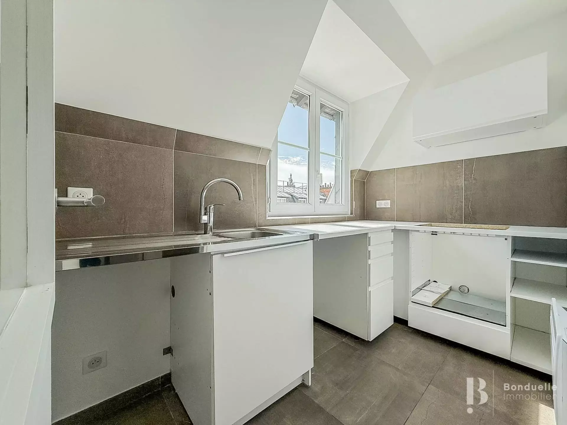 Flat Rue du Général Delanne in Neuilly-sur-Seine