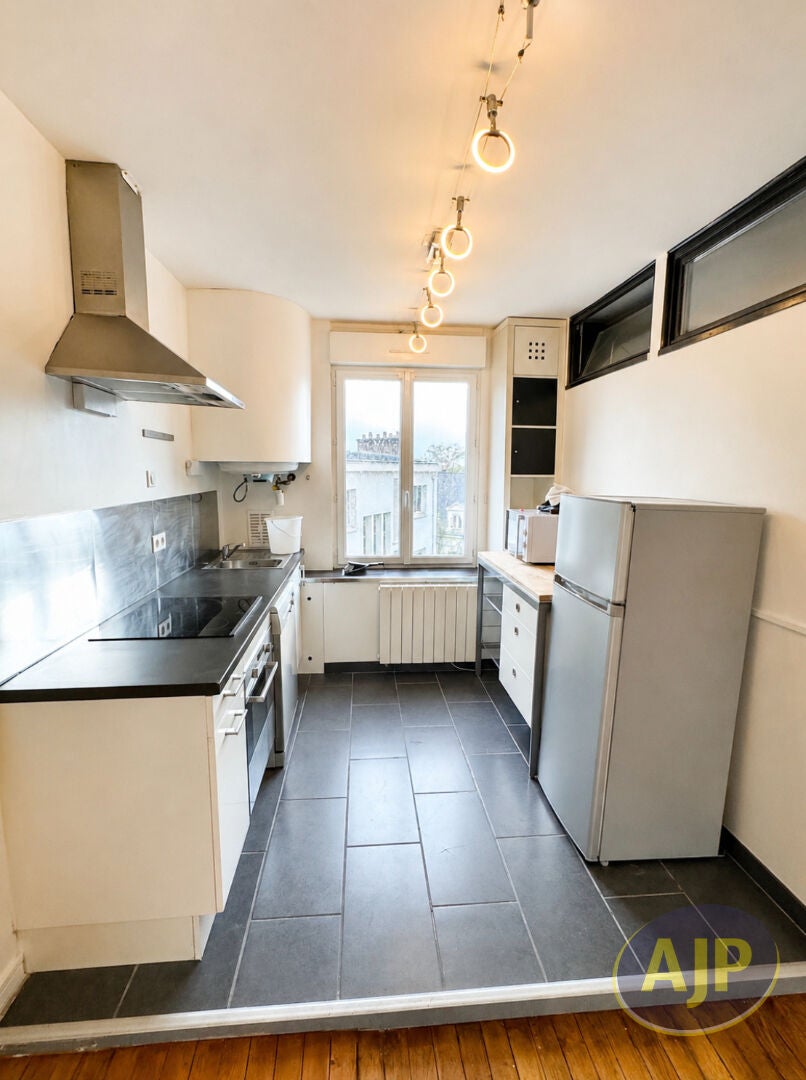 Flat Rue des Bruyères in Fontguenand