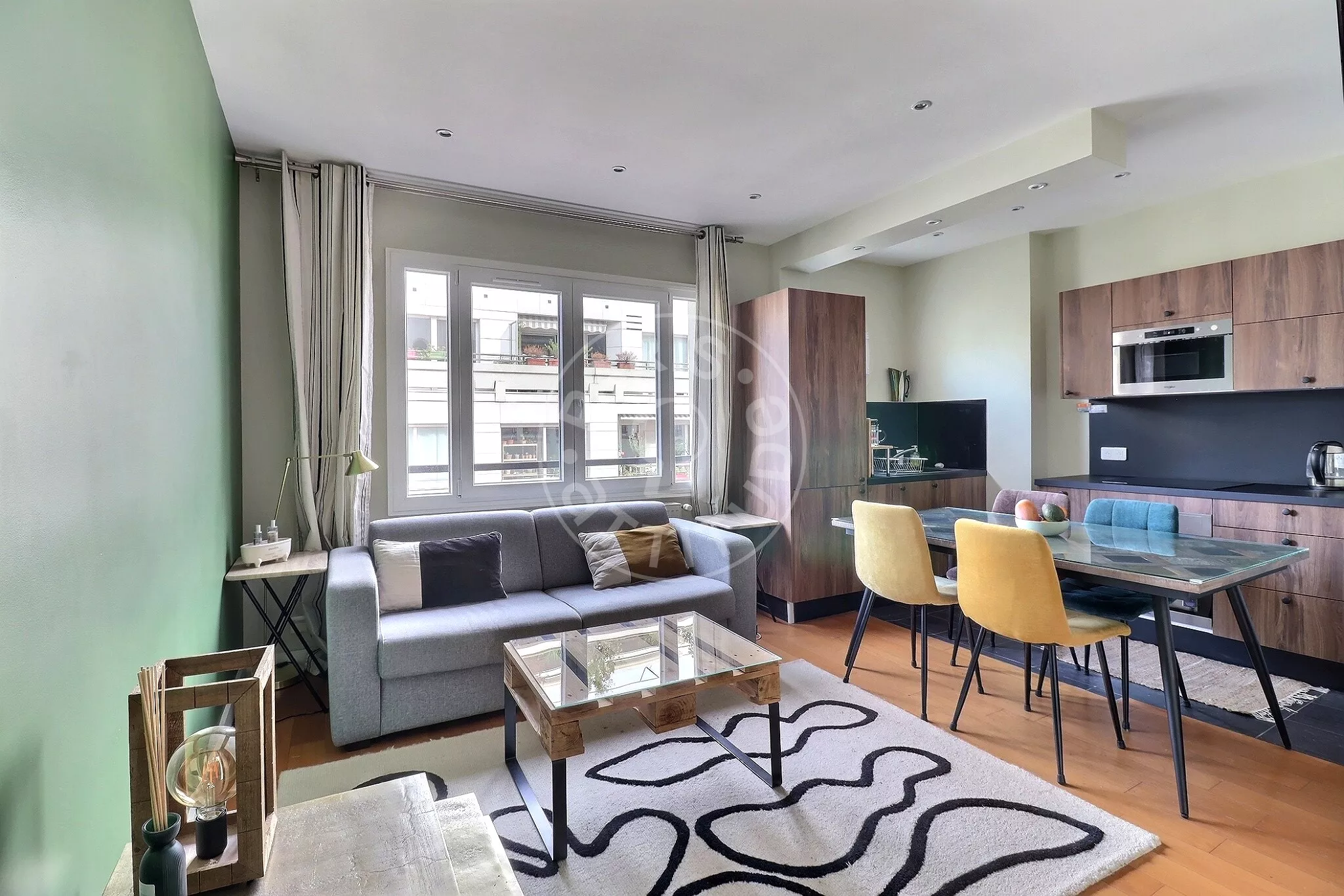 Flat Rue Trébois in Levallois-Perret