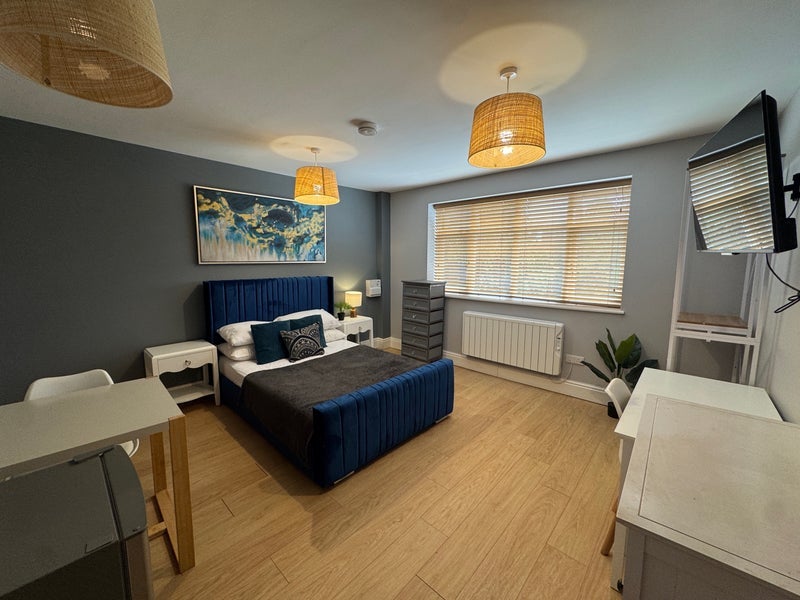 Room Himley Road in Dudley