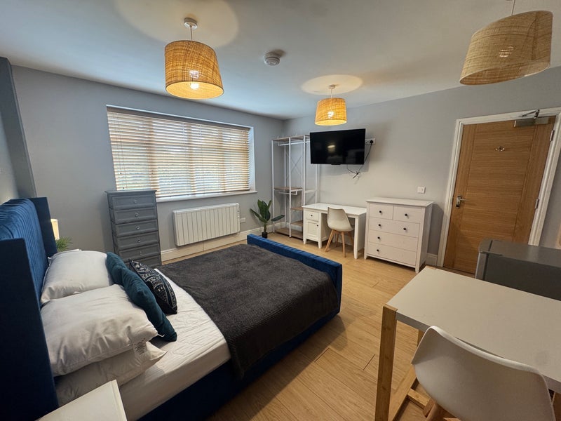Room Himley Road in Dudley