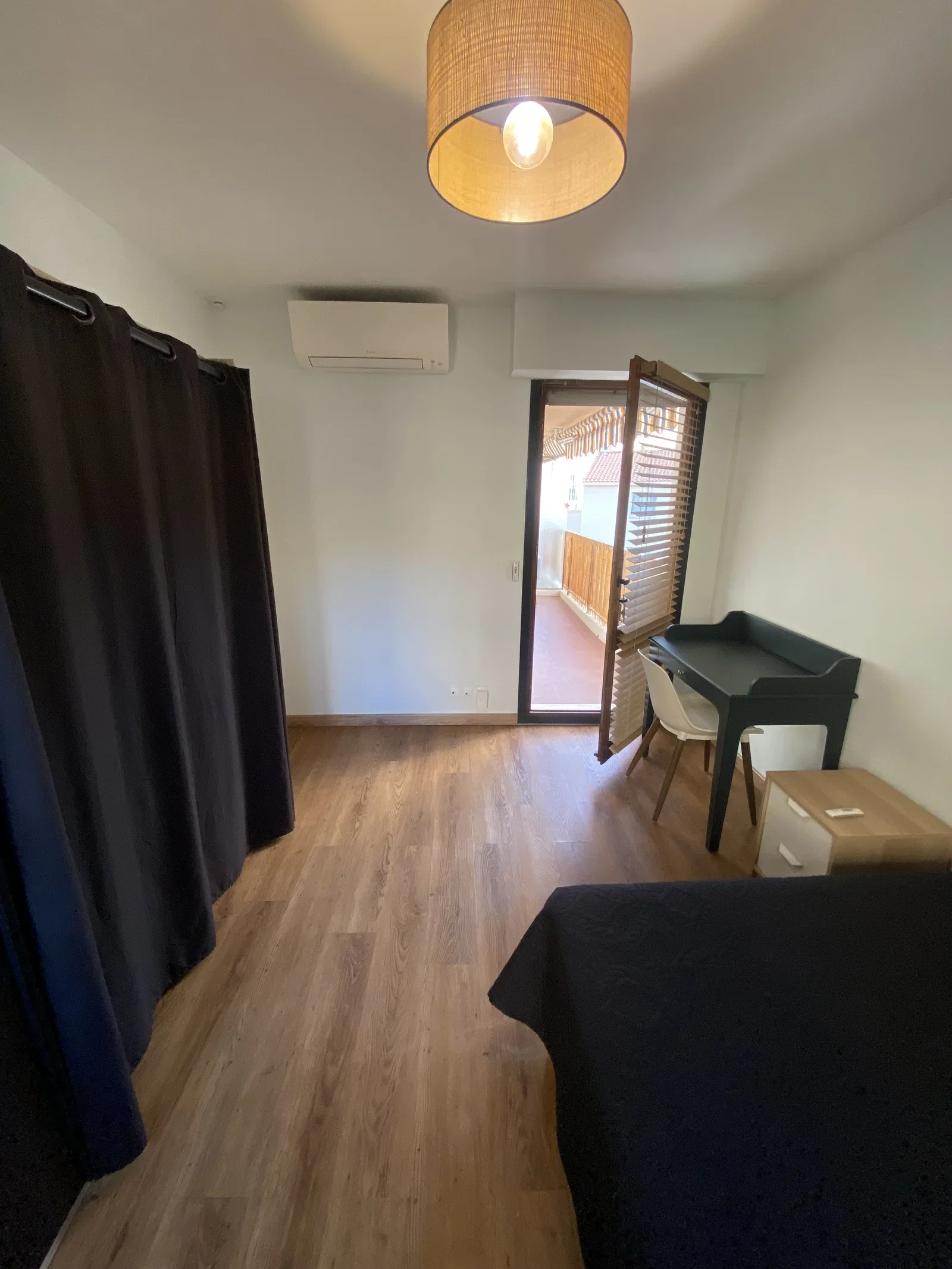 Chambre Rue Mozart à Cannes