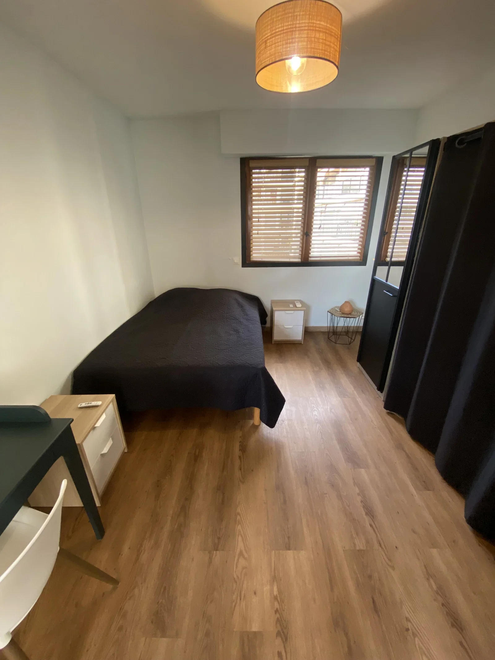 Chambre Rue Mozart à Cannes