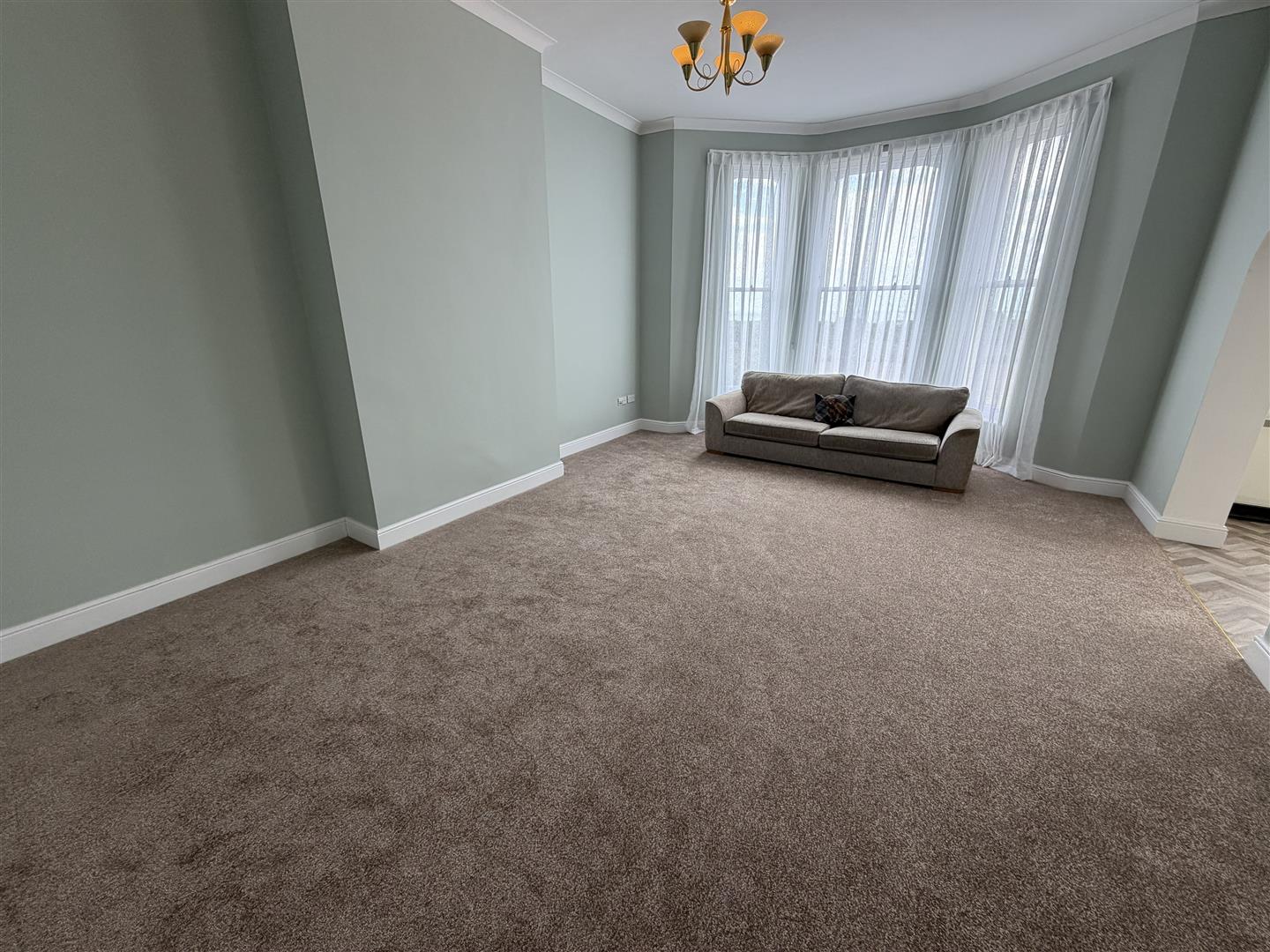 Flat Clifton Crescent in Folkestone and Hythe District