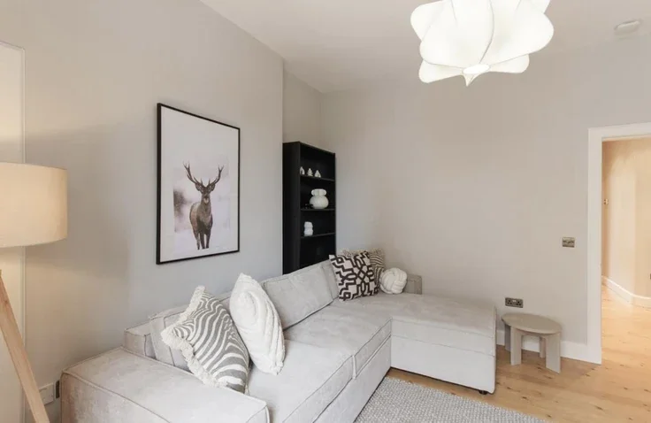 Flat Albert Street in City of Edinburgh