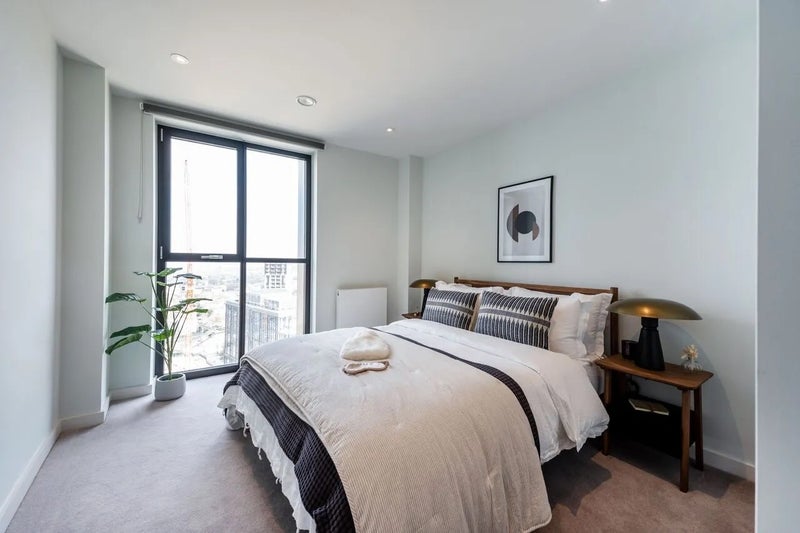 Room Wellesley Road in Greater London